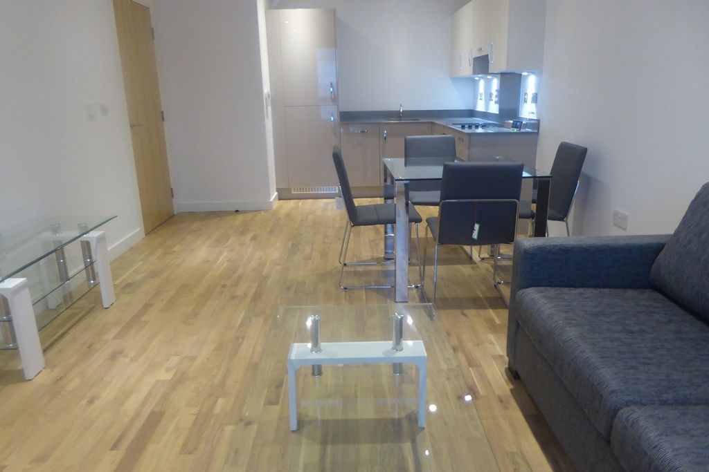 Property photo 3 of 6 Dining Area/Kitchen