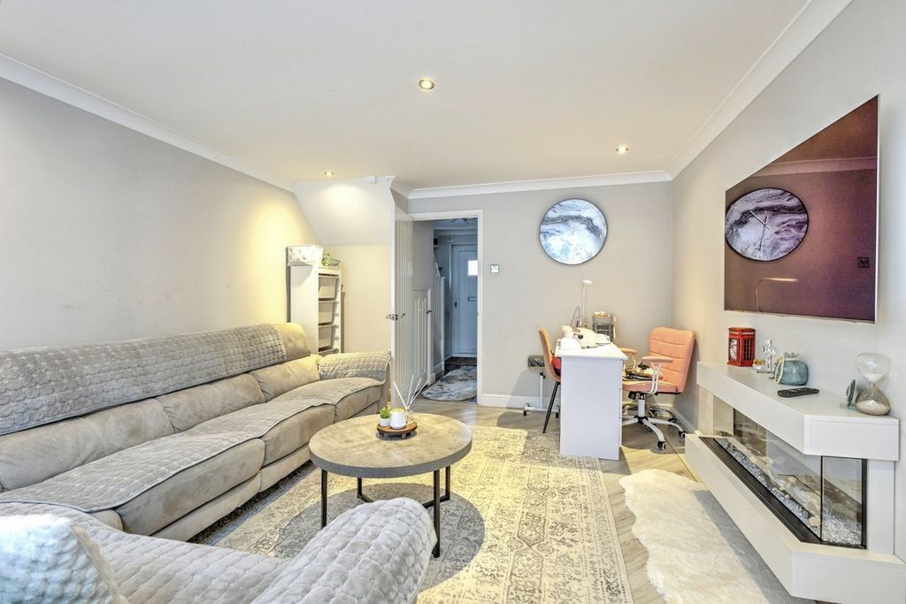 Property photo 3 of 14 Pbox-Img.Jpg