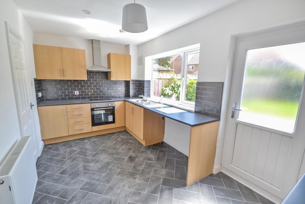 Property photo 3 of 8 Kitchen