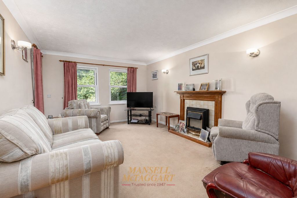Property photo 3 of 12