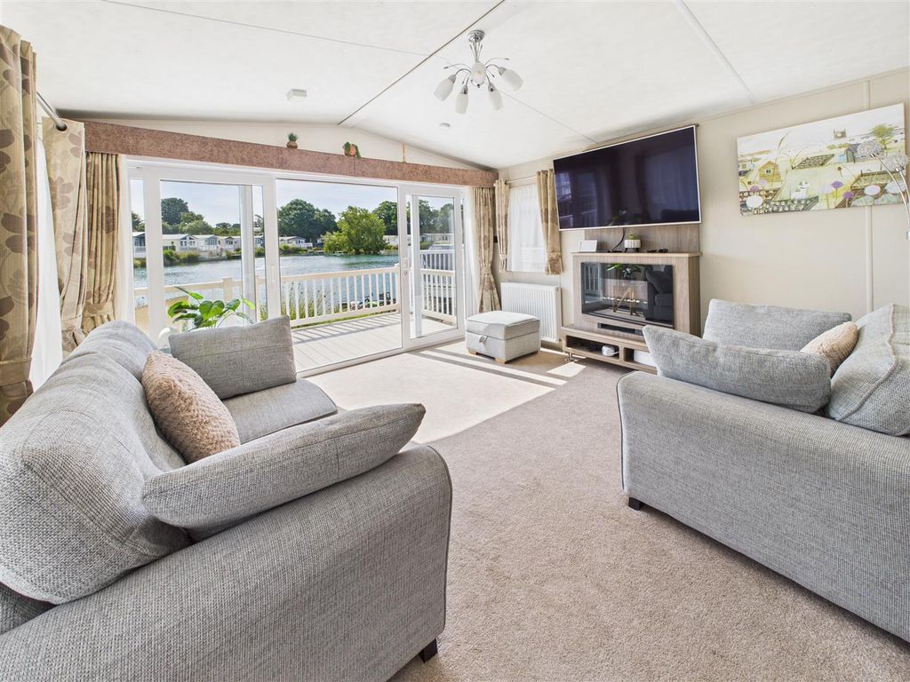 Property photo 2 of 13 Cam04854G0-Pr0088-Still008.Jpg