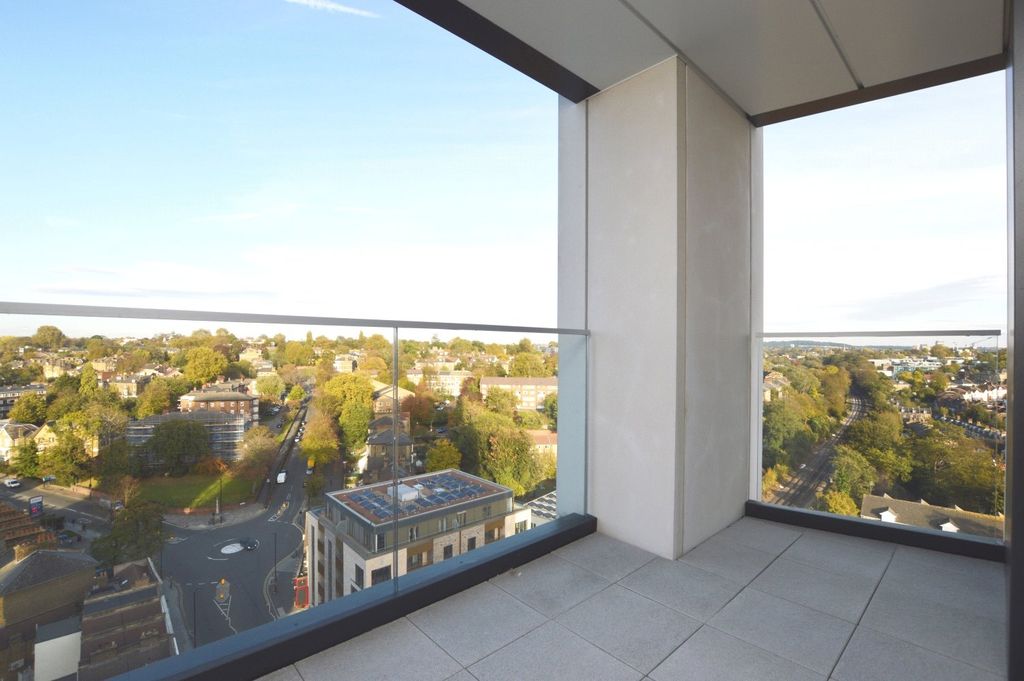 Property photo 3 of 10 Balcony