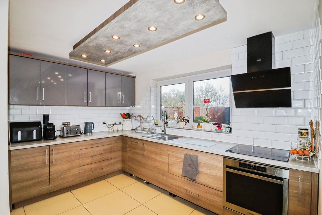 Property photo 3 of 25 Img_0504