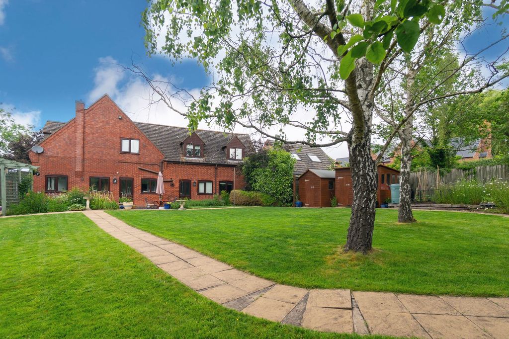 Property photo 1 of 34
