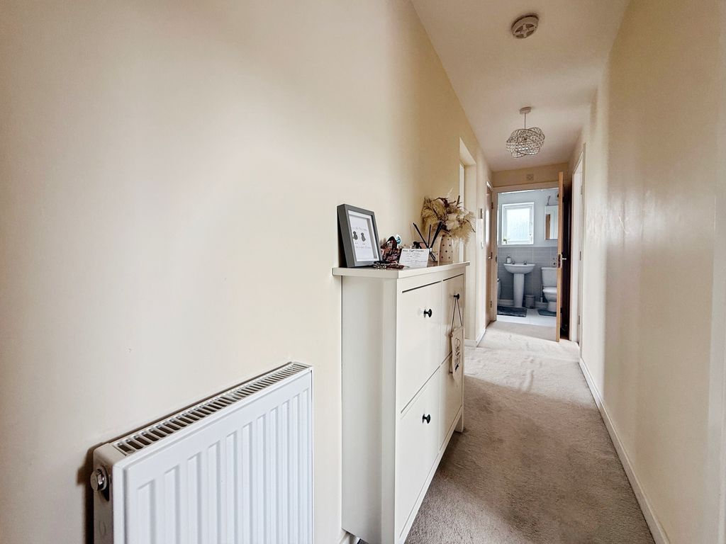 Property photo 2 of 14 Photo 8