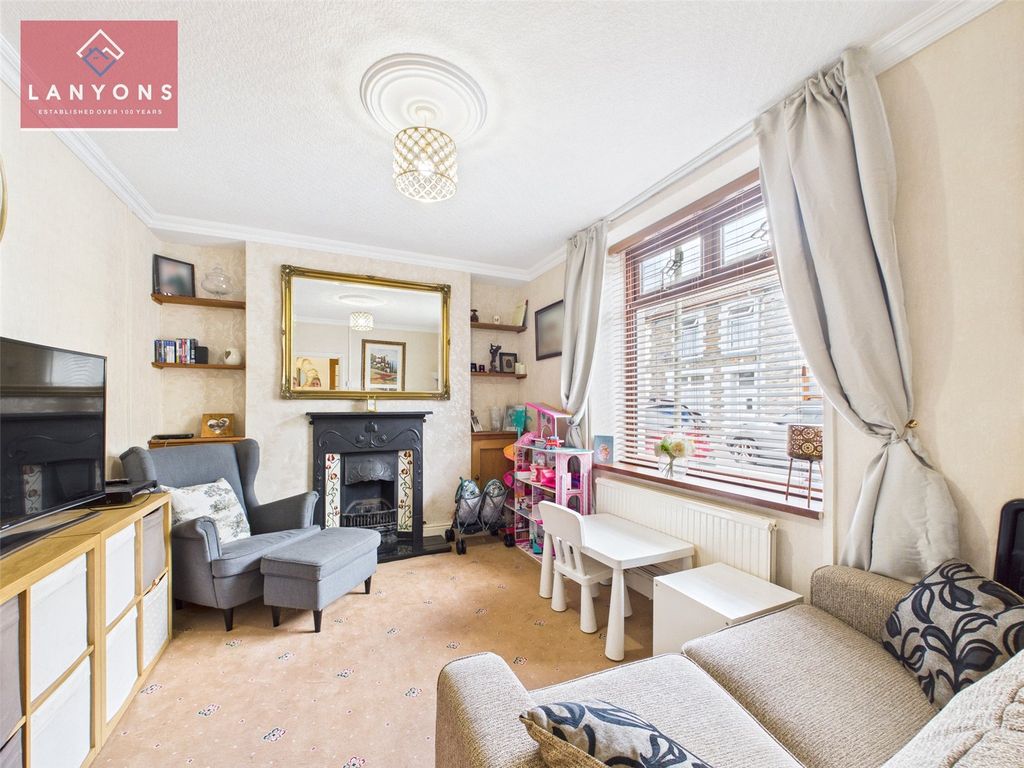 Property photo 2 of 18 Picture No. 38