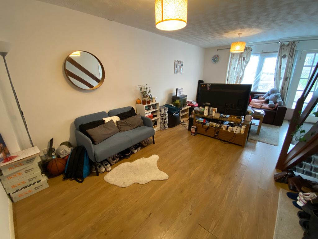 Property photo 2 of 15 Lounge 4