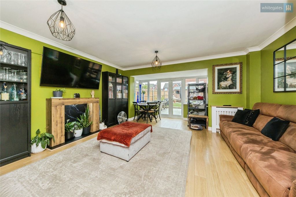 Property photo 3 of 18 Picture No. 06