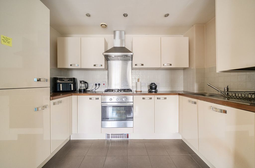 Property photo 3 of 19 1370317-14-69089d...