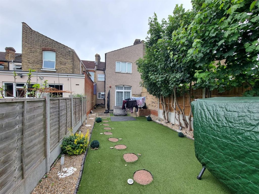 Property photo 2 of 18
