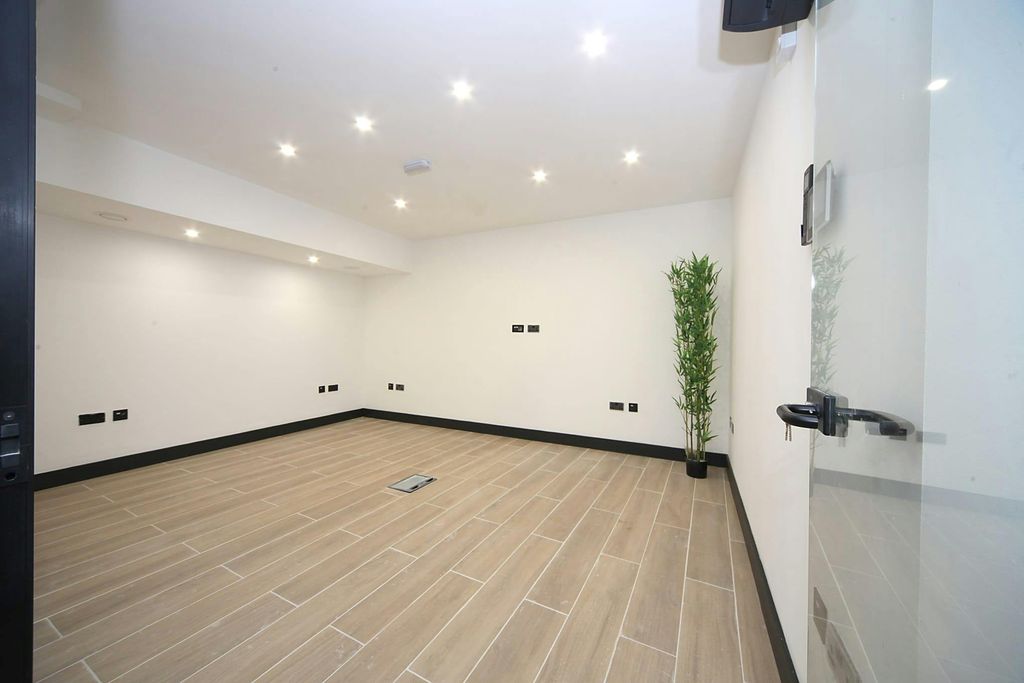 Property photo 3 of 5 6c66Ae9d-801A-41F6-8F73-57d08F1c5023.Jpg