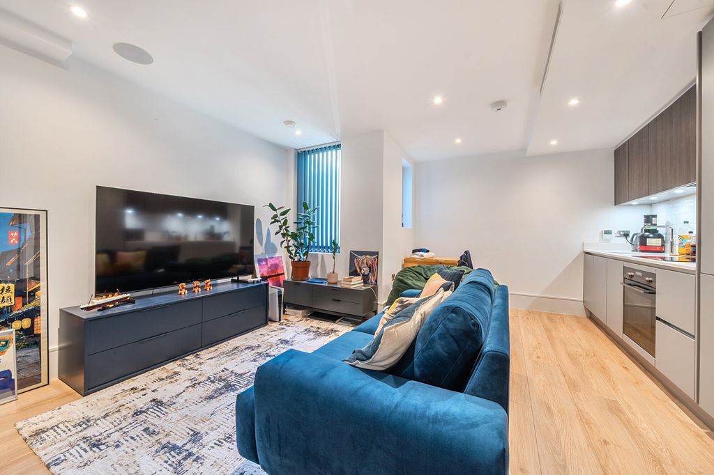 Property photo 1 of 20