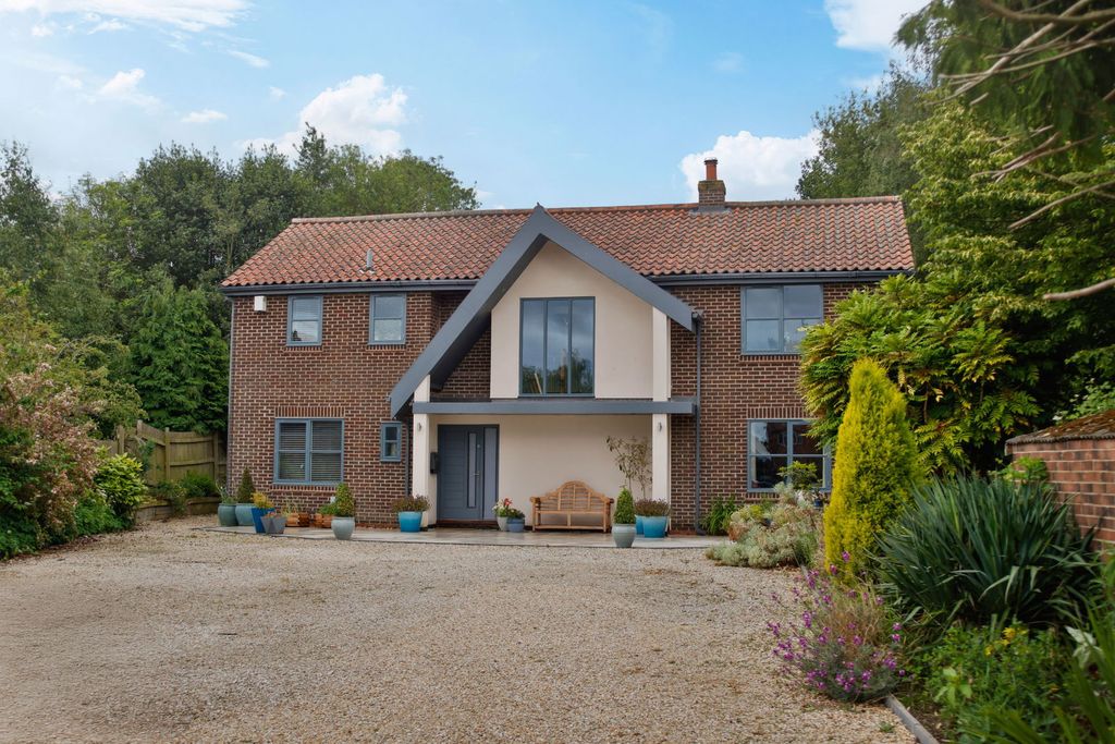 Property photo 2 of 57