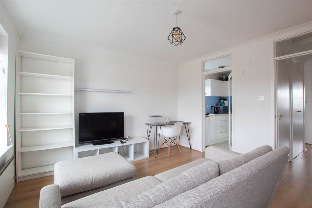 Property photo 3 of 8 Reception Room