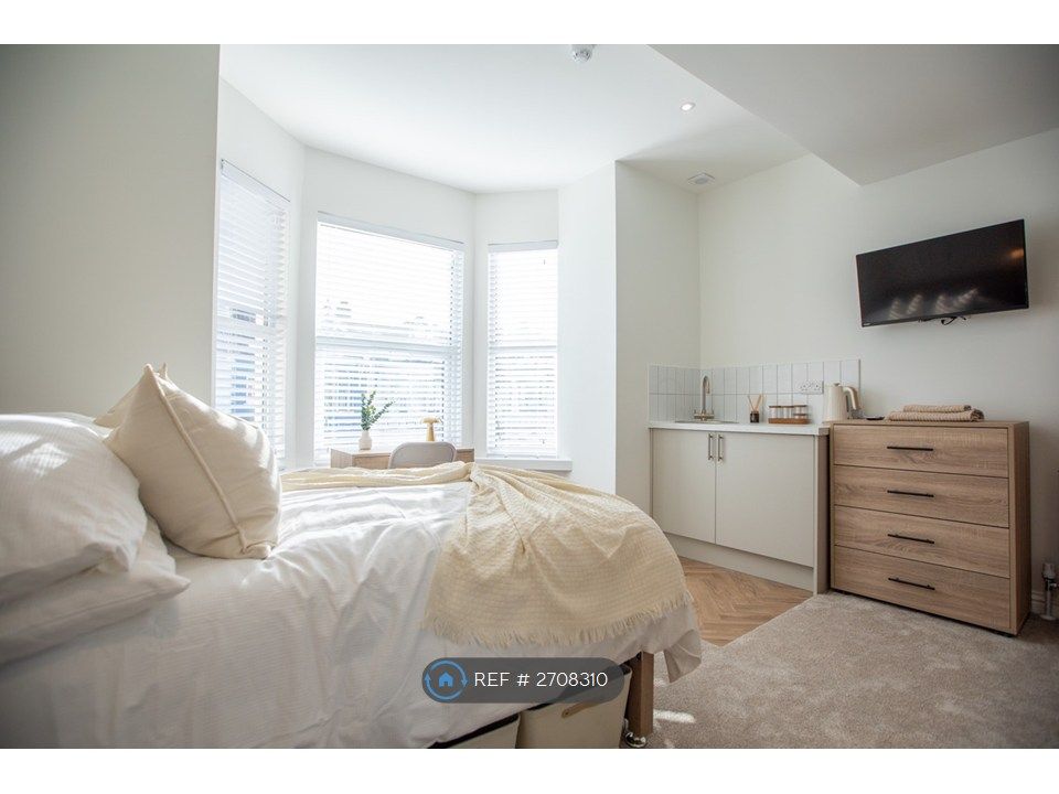 Property photo 2 of 30