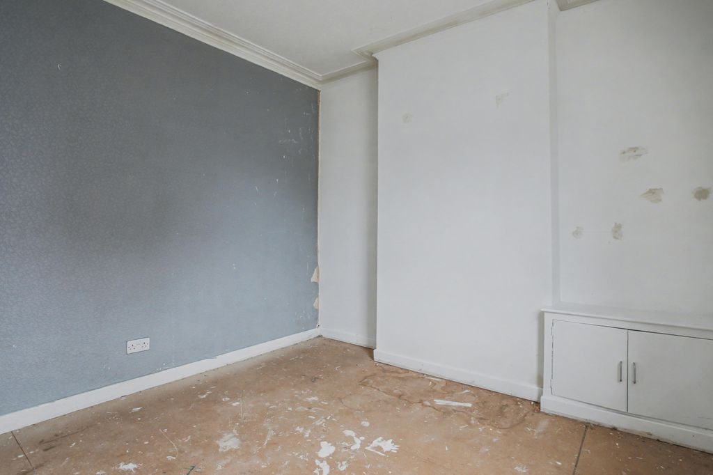 Property photo 2 of 18 17 Brackley Street, Runcorn, Cheshire, Wa7 1Eq