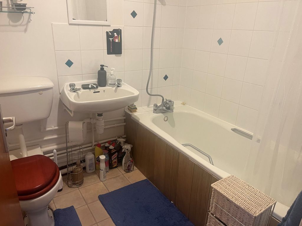 Property photo 2 of 5