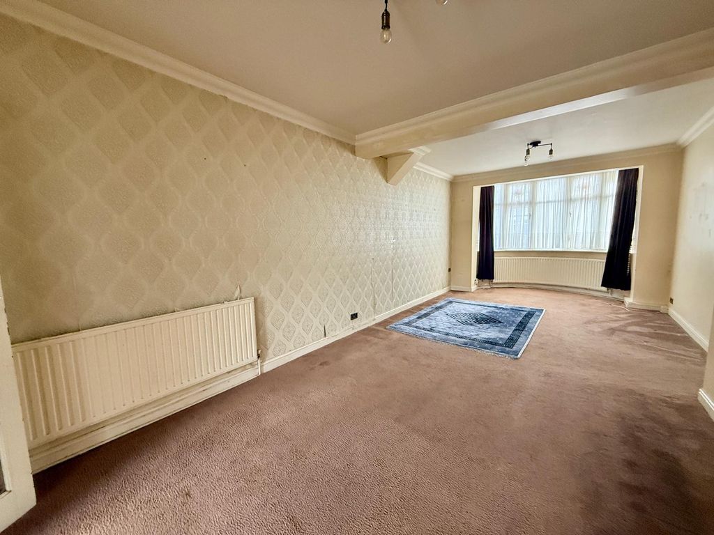 Property photo 2 of 13 Gallery