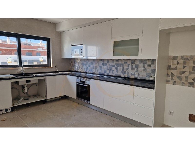 Property photo 3 of 27