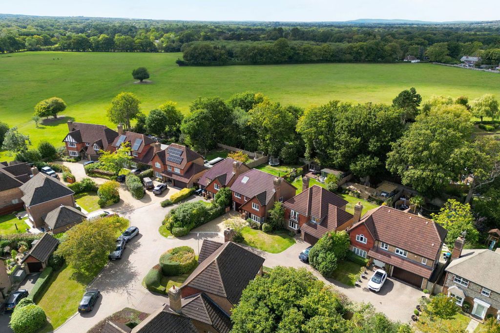 Property photo 3 of 25