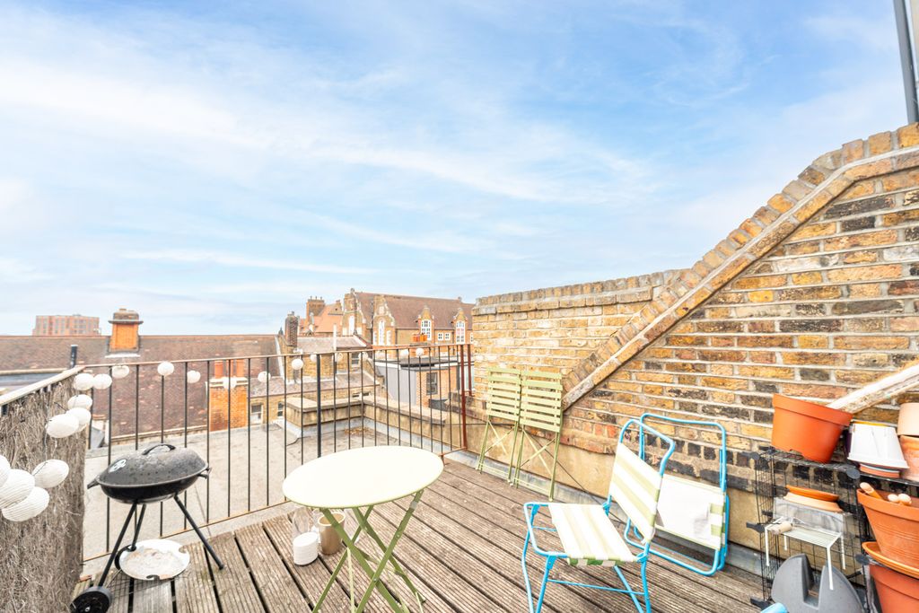 Property photo 3 of 10 Mba07399-Edit