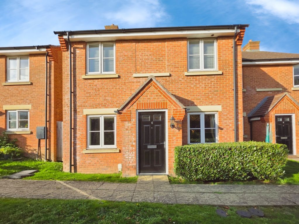 Property photo 1 of 11 Front