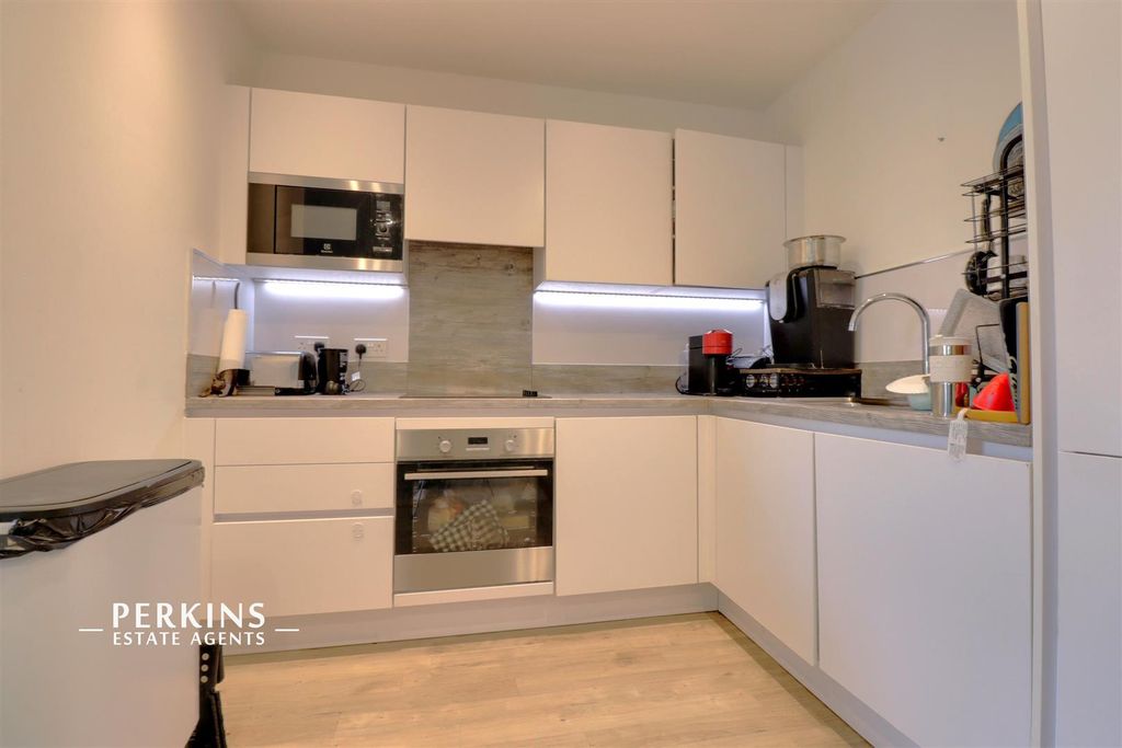 Property photo 2 of 7 Kitchen.Jpg
