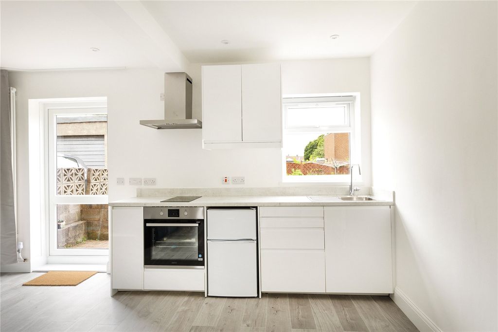 Property photo 2 of 23 Picture No. 07