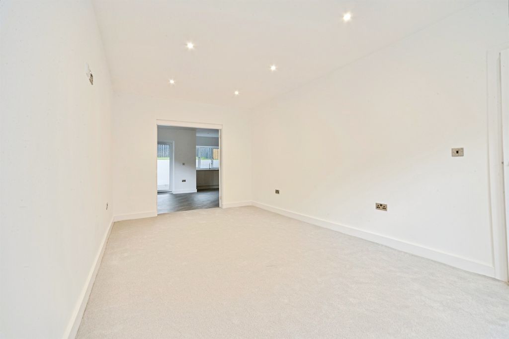 Property photo 3 of 25