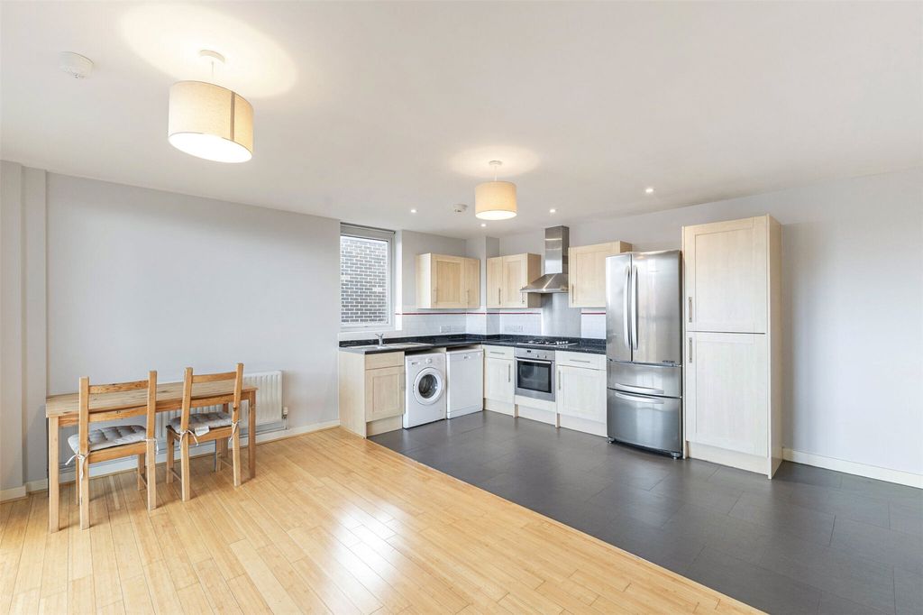 Property photo 3 of 20 Picture No. 05