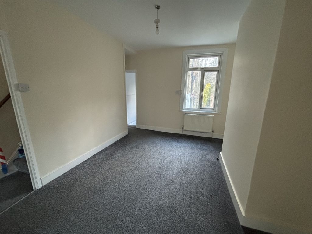 Property photo 3 of 9 Photo 2