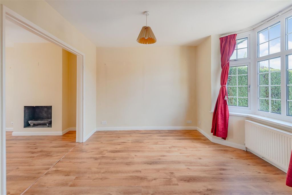 Property photo 3 of 27