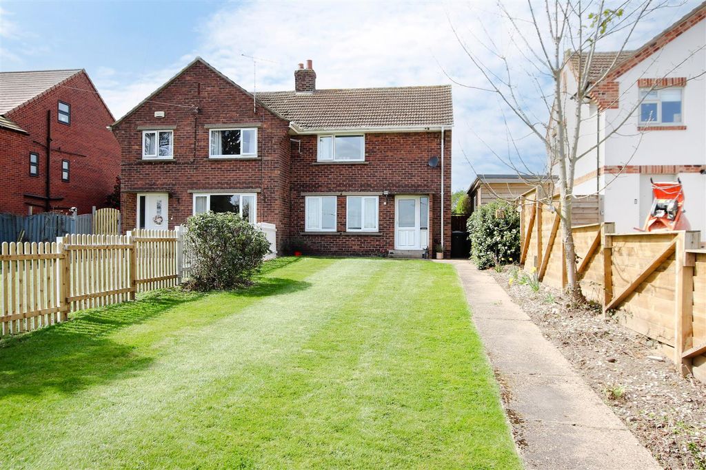 Property photo 1 of 12 Outside