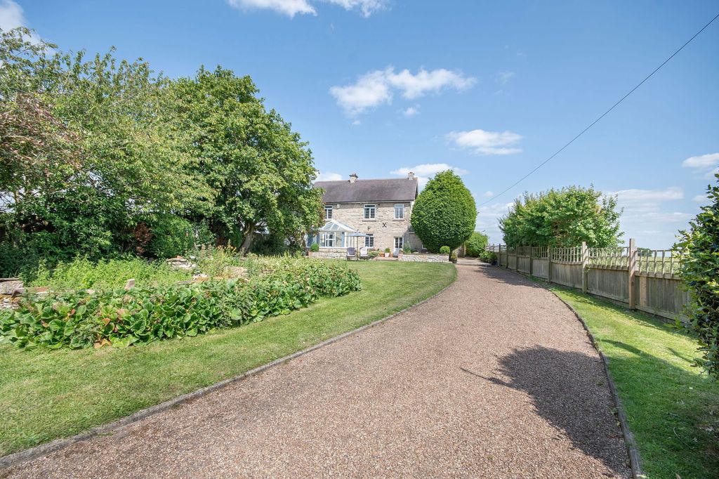 Property photo 1 of 23