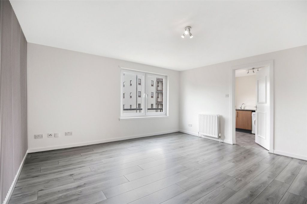 Property photo 2 of 19 Picture No. 05