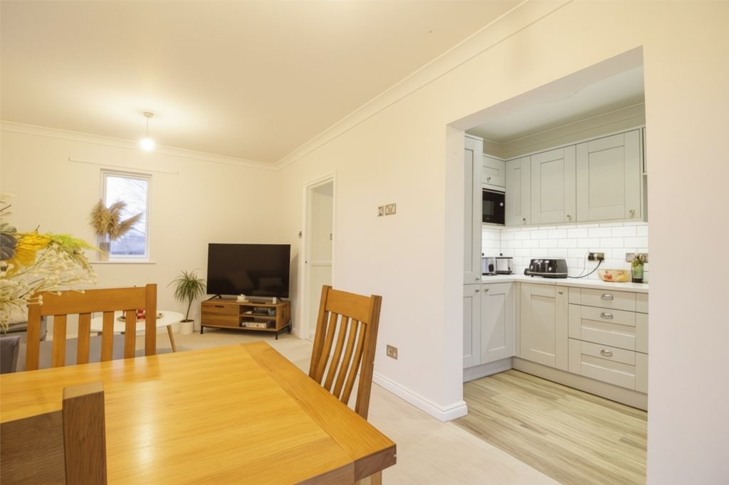 Property photo 3 of 17 Open Plan