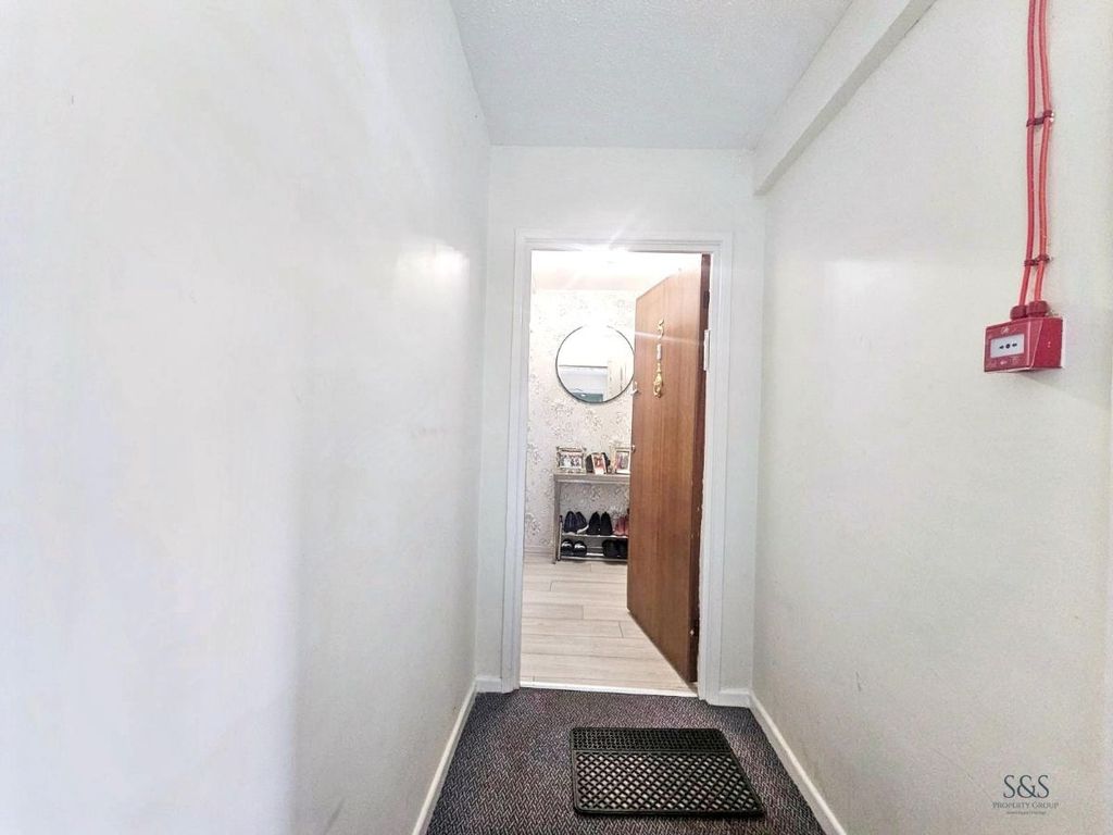 Property photo 3 of 25