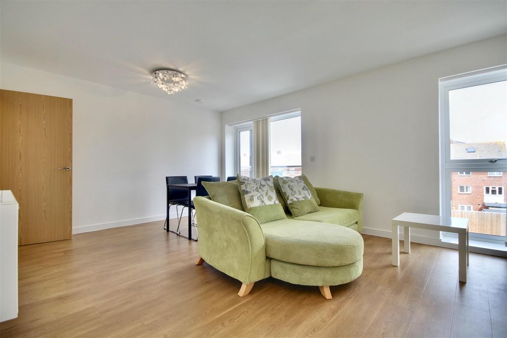 Property photo 3 of 9 20701Eca-5Edd-4Fe0-8E89-6B82C341E31F_1_201_A.Jpeg