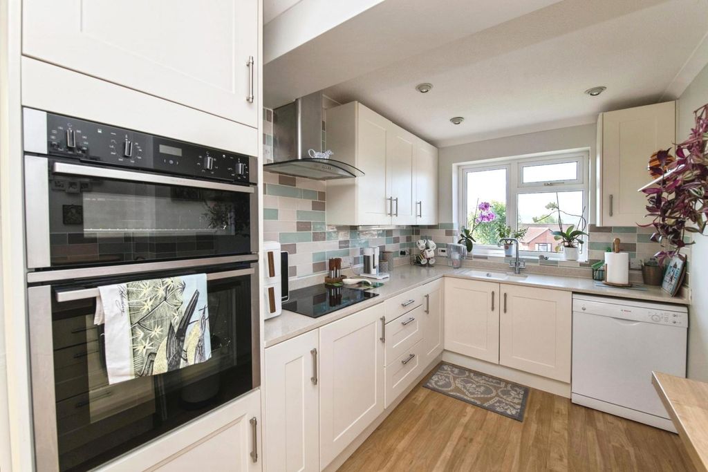 Property photo 3 of 20 Pbox-Img.Jpg