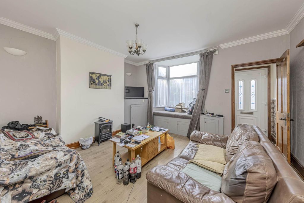 Property photo 3 of 24