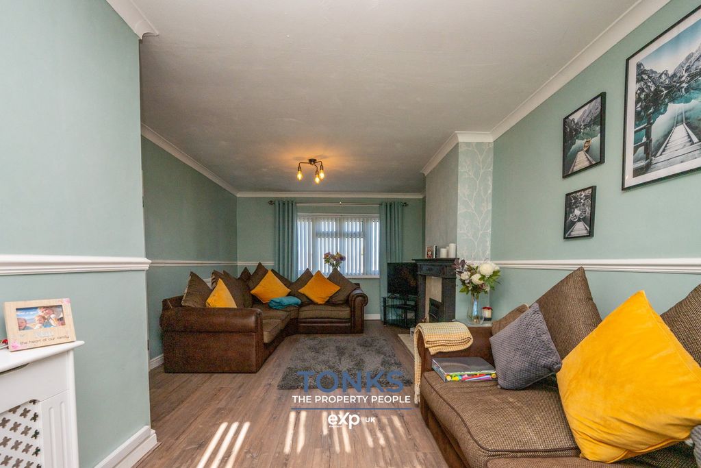 Property photo 3 of 15