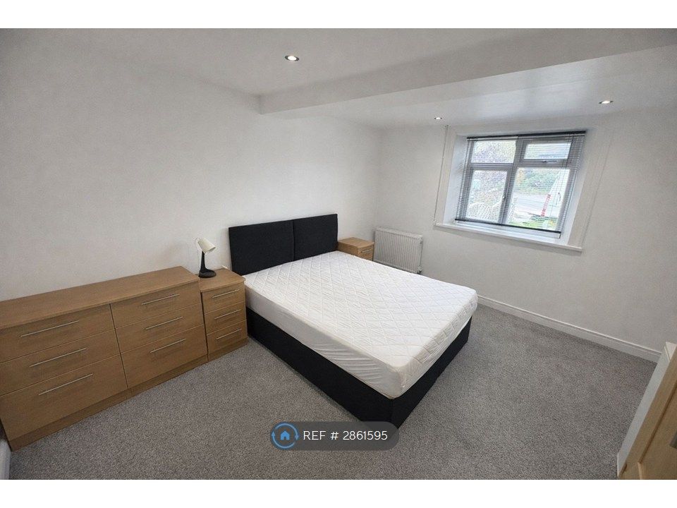 Property photo 1 of 11 Room 1