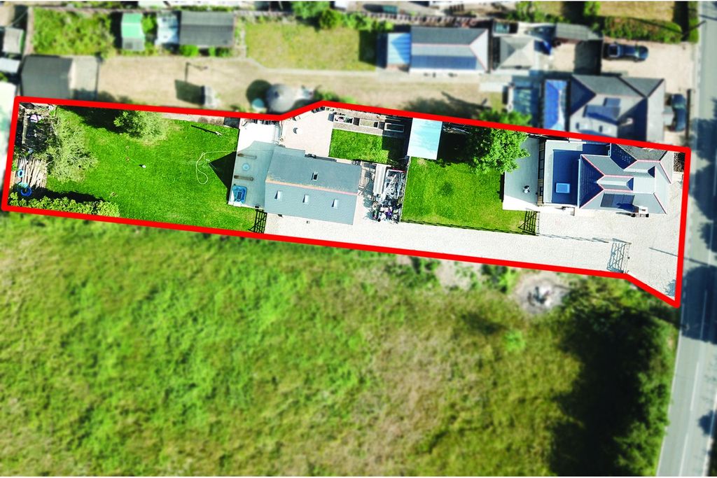 Property photo 2 of 25