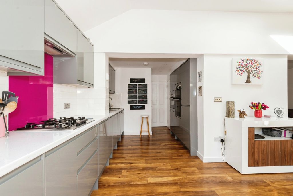 Property photo 3 of 15 Photography