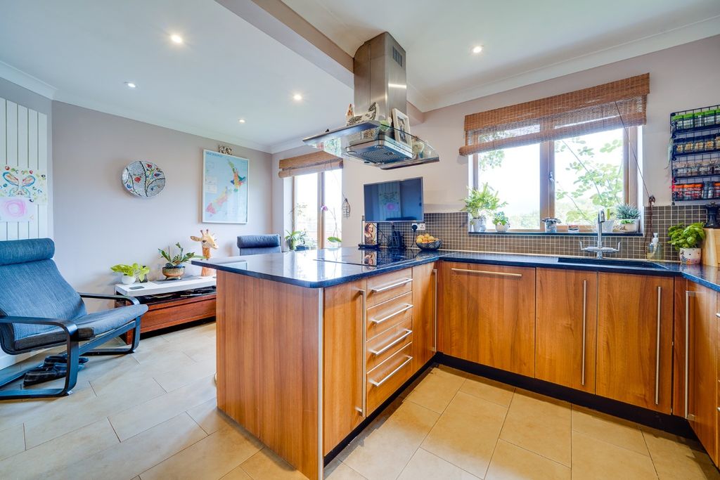 Property photo 3 of 18 2885145