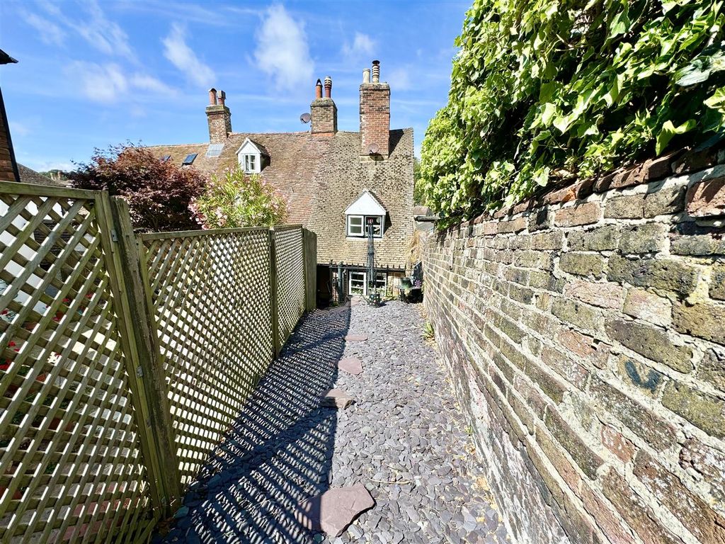 Property photo 3 of 23