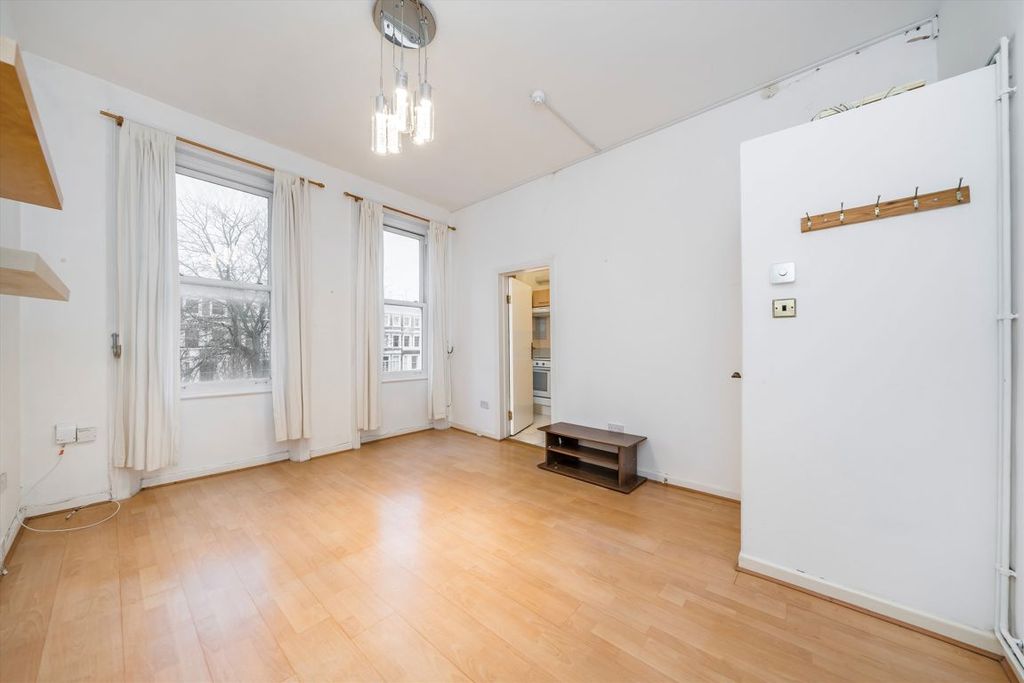 Property photo 2 of 6