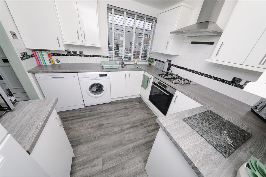 Property photo 3 of 16 C