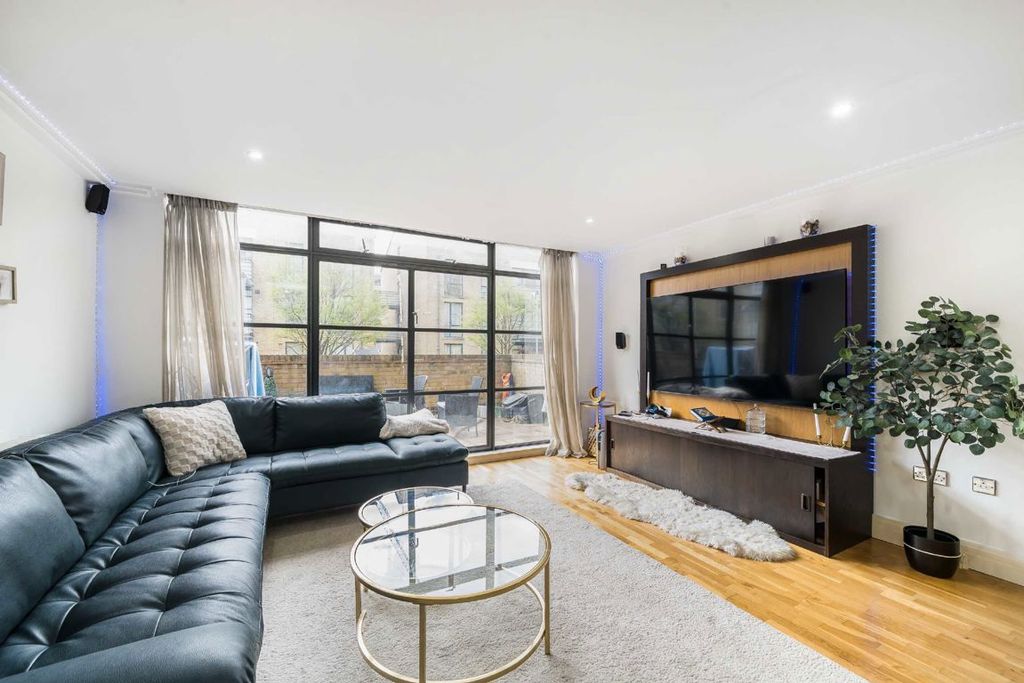 Property photo 2 of 5