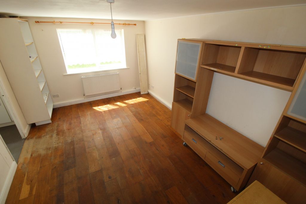 Property photo 2 of 12 Gallery